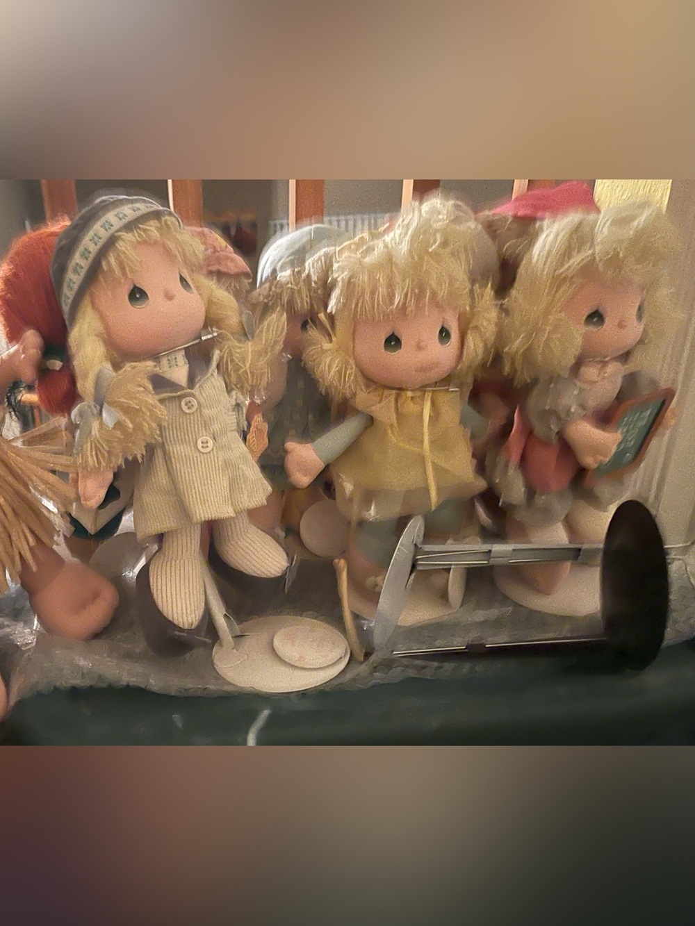 Precious Moments Doll of The Month 1988/1989 series